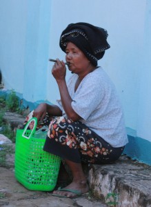 femme au cigare