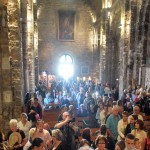 foule église STES MARIES