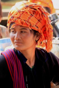 jeune femme ethnie PAO