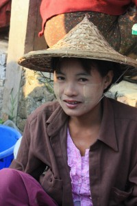 marché de MRAUK U 2