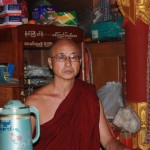 moine au monastere kyaung TINGAZA