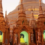 pagode SHWEDAGON au soleil couchant