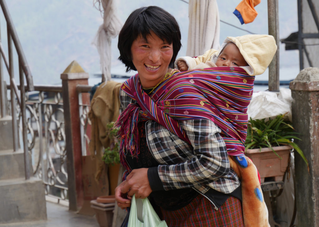 mère et son bébé à TZANGKHAR